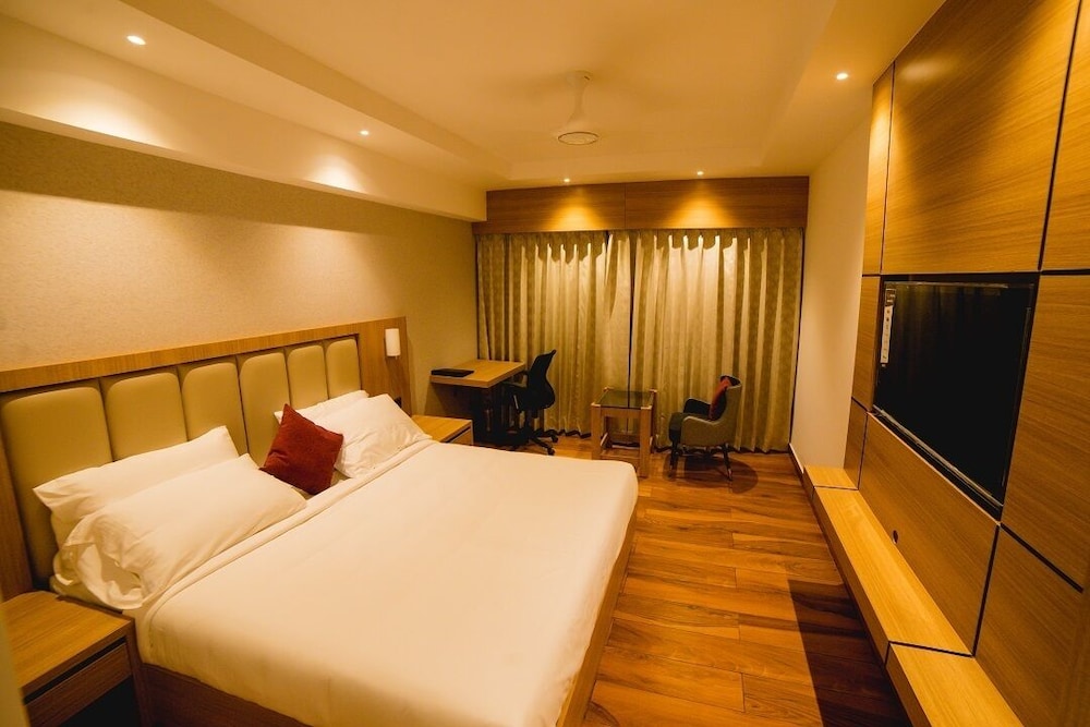 Deluxe Room - Photo 1