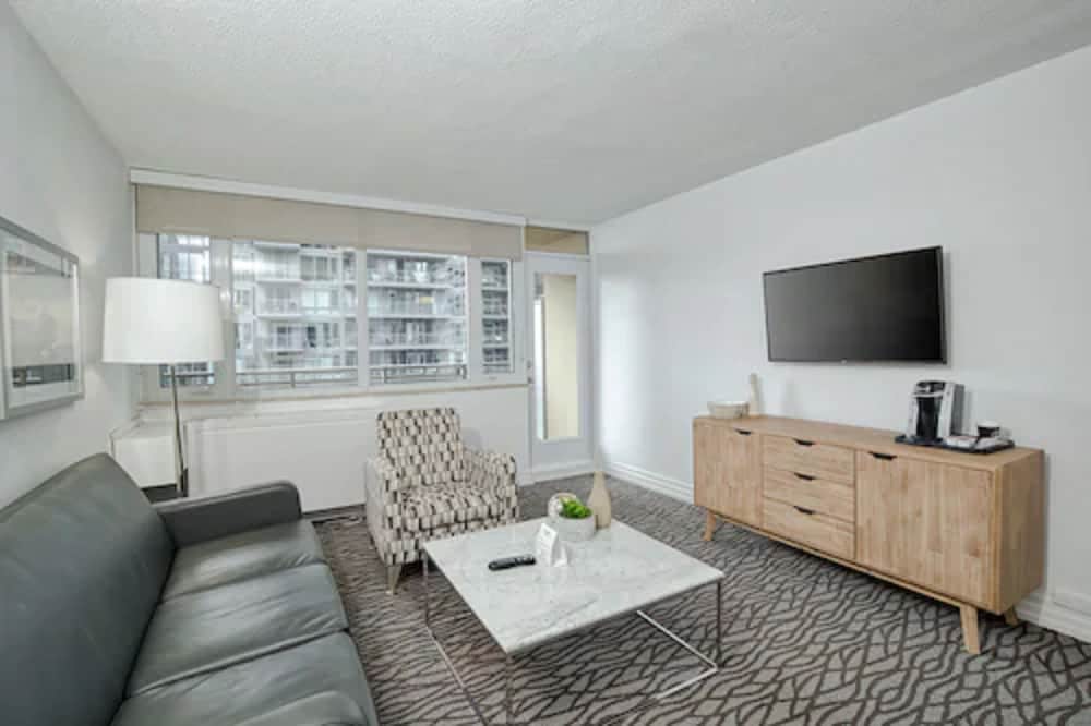 Standard Suite - Photo 3