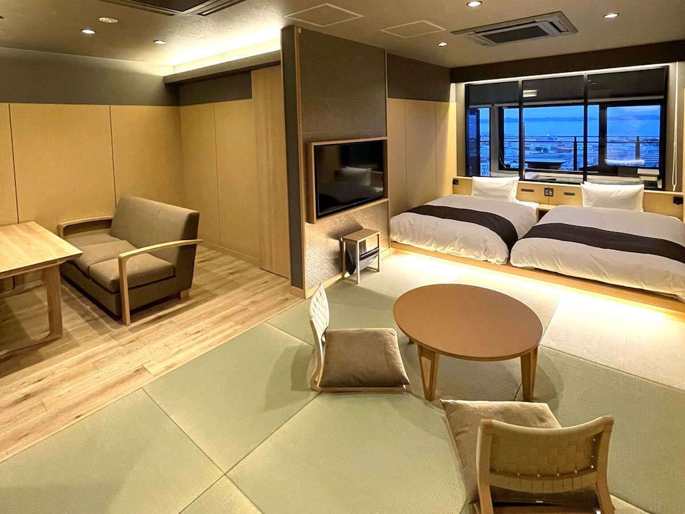 Top Floor, Natural Hot Spring, Fine View Bath - Island & City Suite photo 1