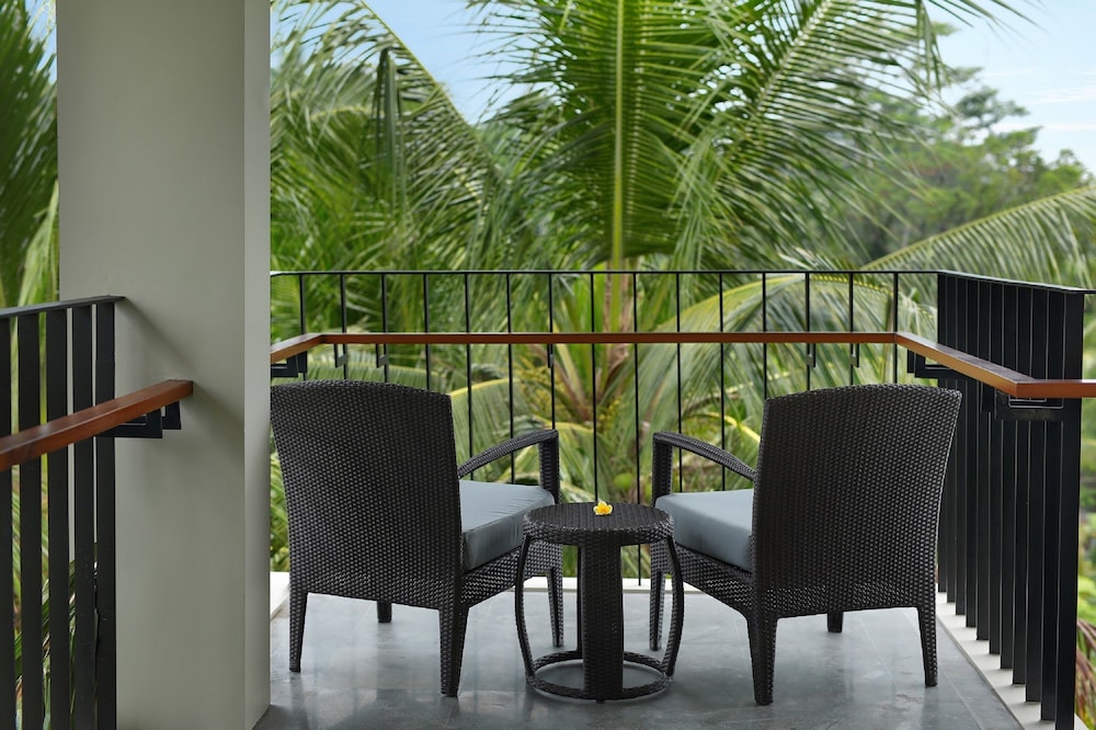 Suite, Balcony, Pool View - Photo 6