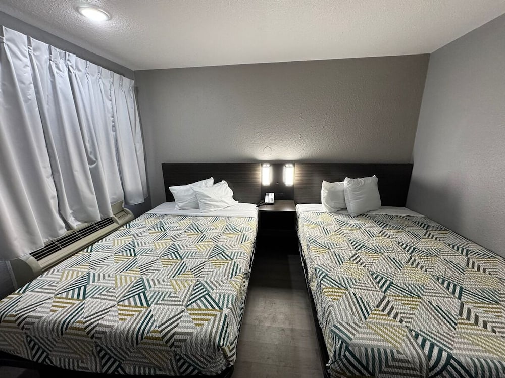 Standard Room, 2 Double Beds, Non Smoking photo 1