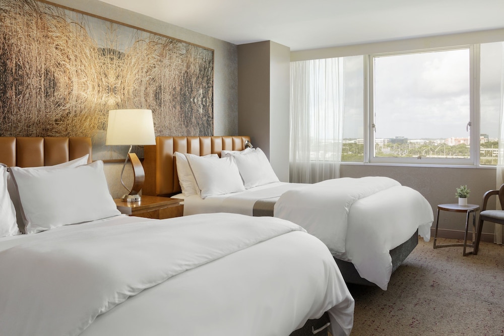 Deluxe Room, 2 Queen Beds - Photo 1