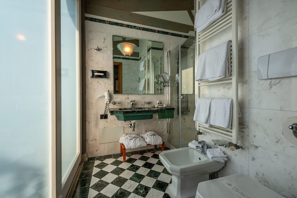 Classic Room (Small) - Photo 9