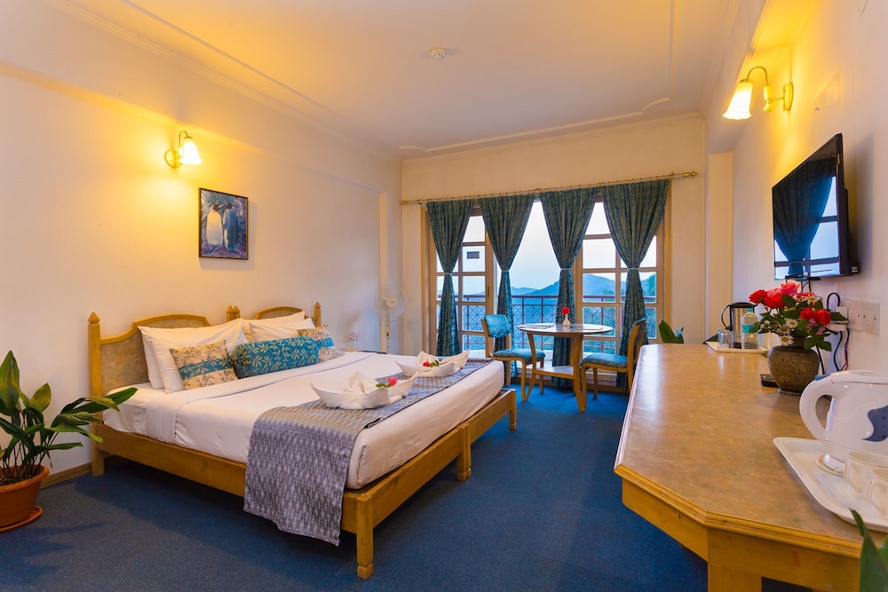 Royal Executive Deluxe With Balcony and Valley View - Photo 6