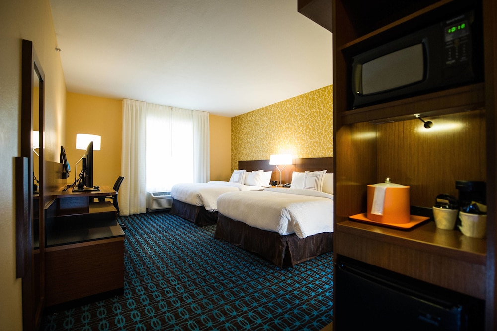 Room, 2 Queen Beds photo 2