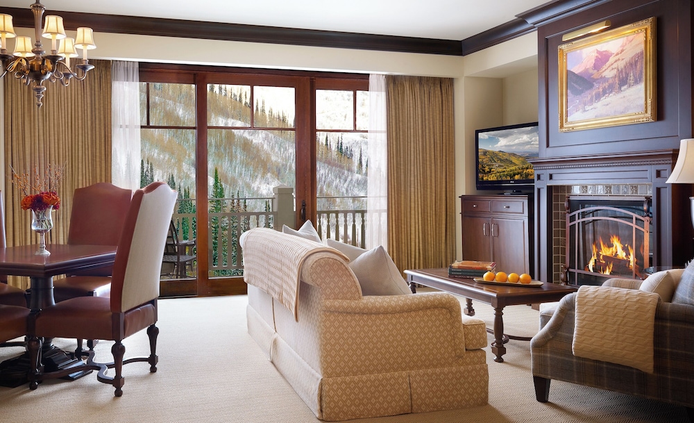 Room, Multiple Beds (Residential Summit View)