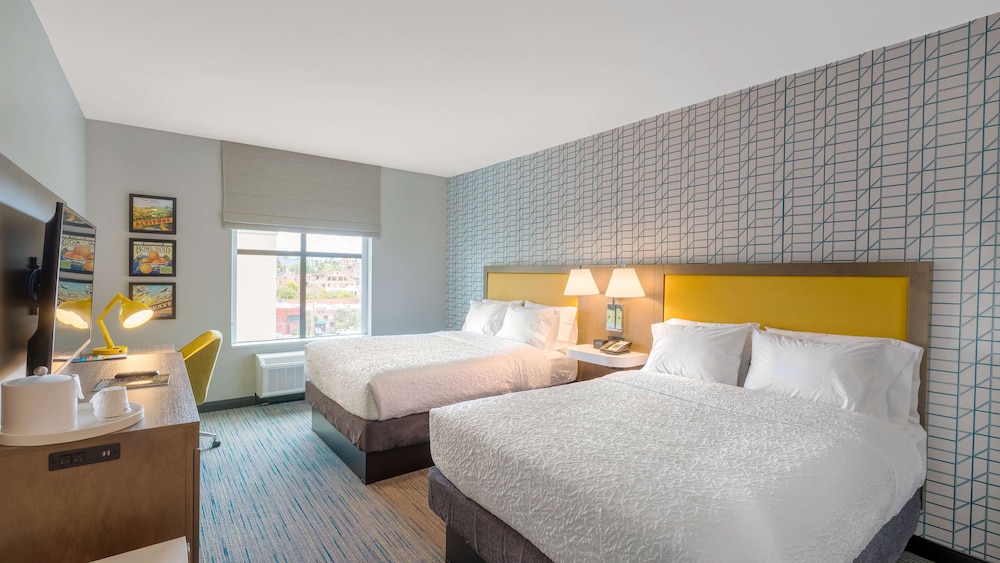 Sandard Room, 2 Queen Beds, Accessible (Roll-in Shower) - Photo 1