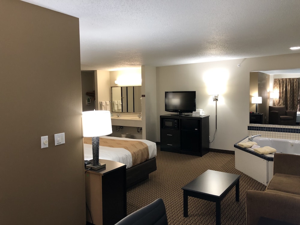 Suite, 1 King Bed with Sofa bed, Non Smoking (2 Person Sofa Bed) photo 3