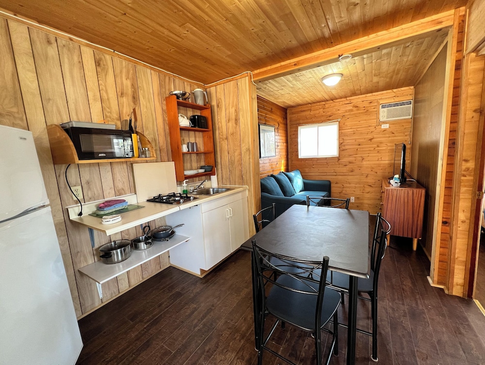 Basic Cabin, 1 Queen Bed