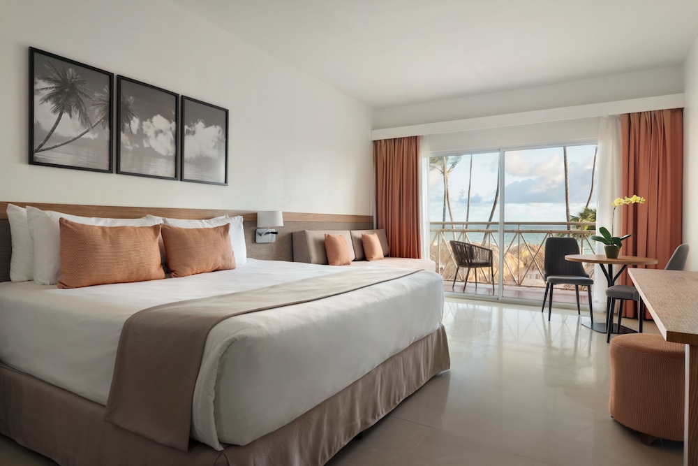 Superior Deluxe Ocean View King - Photo 1