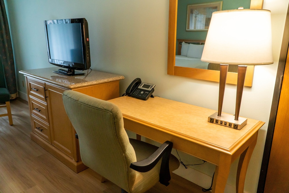 Executive Room, 2 Queen Beds, Non Smoking - Photo 5