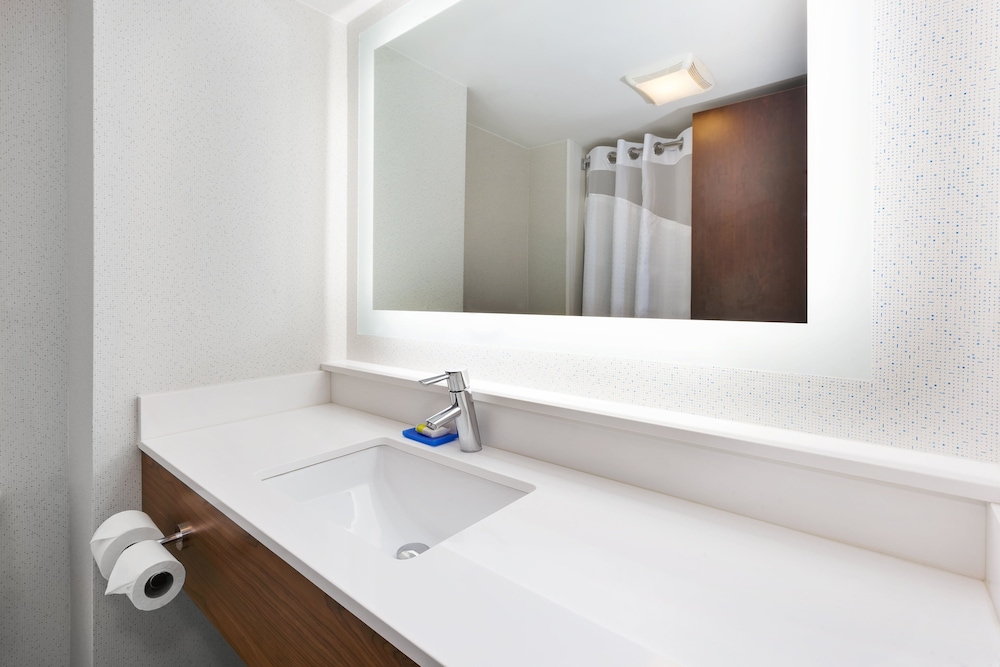 Standard Room, 1 Queen Bed, Accessible (Communication) - Photo 2