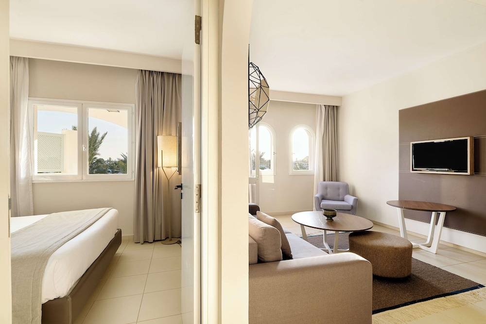 Suite, Garden View (Single Use) - Photo 1