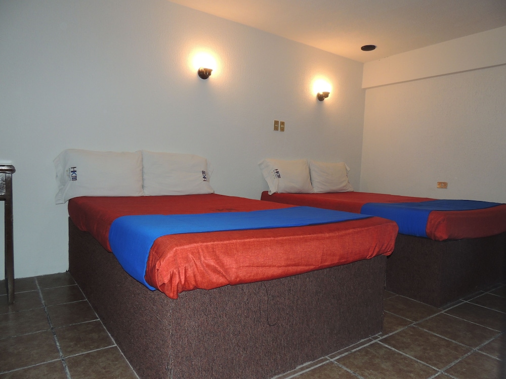 Traditional Double Room, Multiple Beds, Non Smoking photo 2