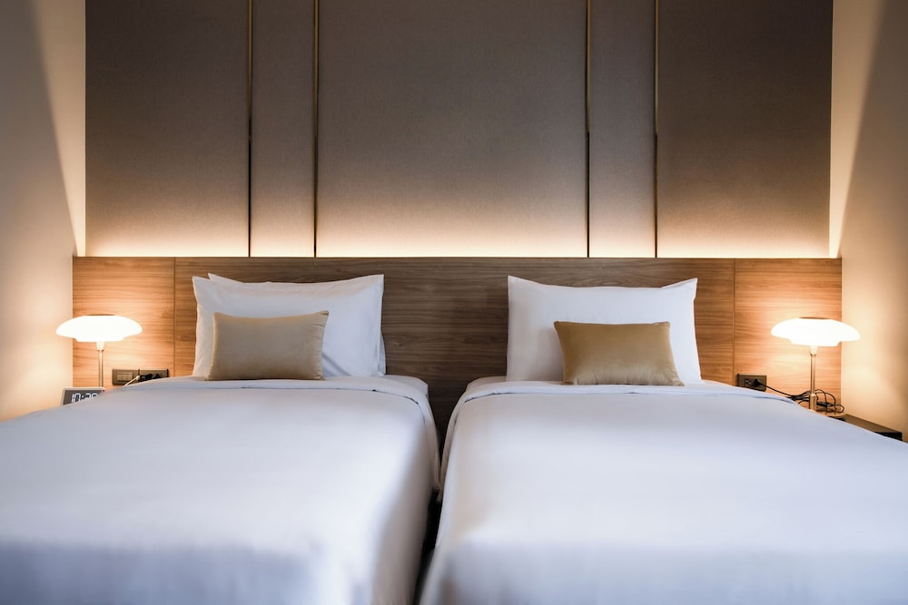 Deluxe Twin Room (No View) photo 1