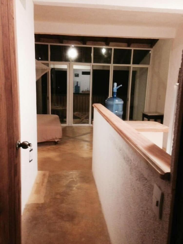 Bungalow (Luna 4) photo 2
