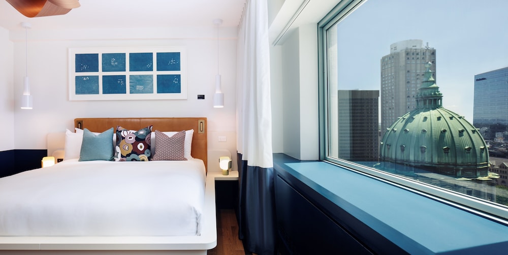 Suite, Multiple Beds (John Lennon Yoko Ono) thumbnail 6