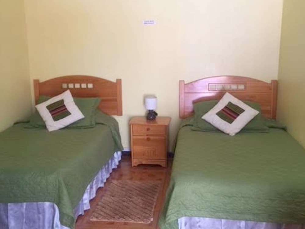 Standard Twin Room, 2 Twin Beds, Private Bathroom photo 2