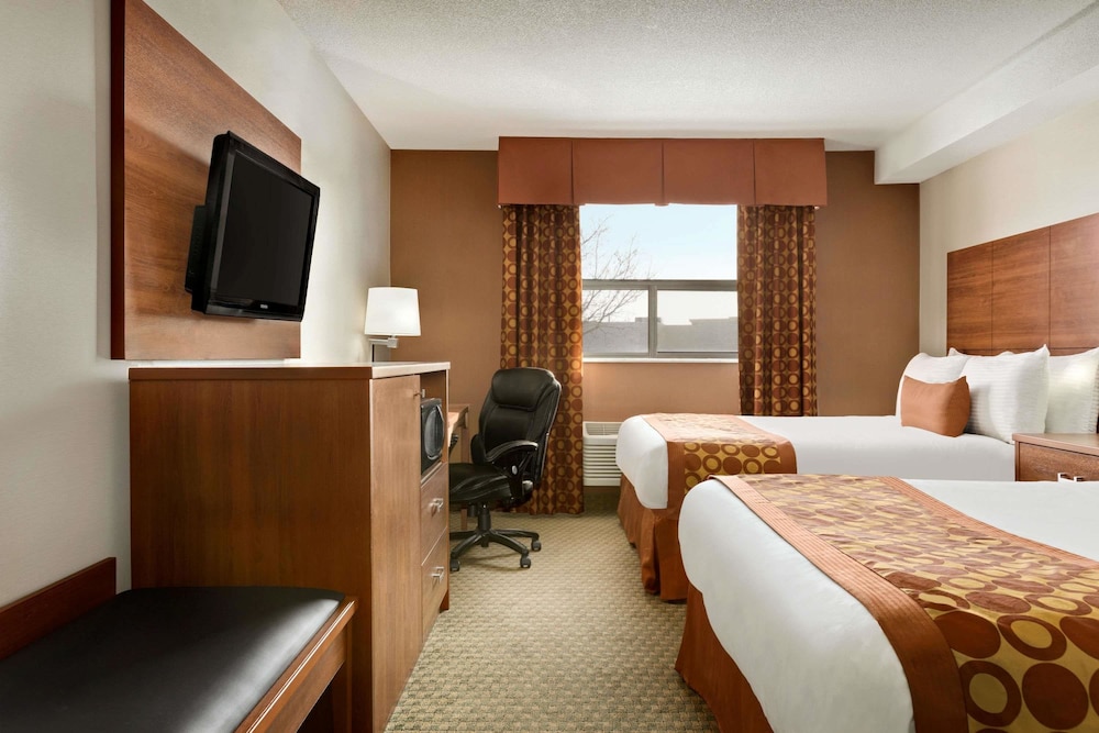 Room, 2 Queen Beds, Non Smoking - Photo 1