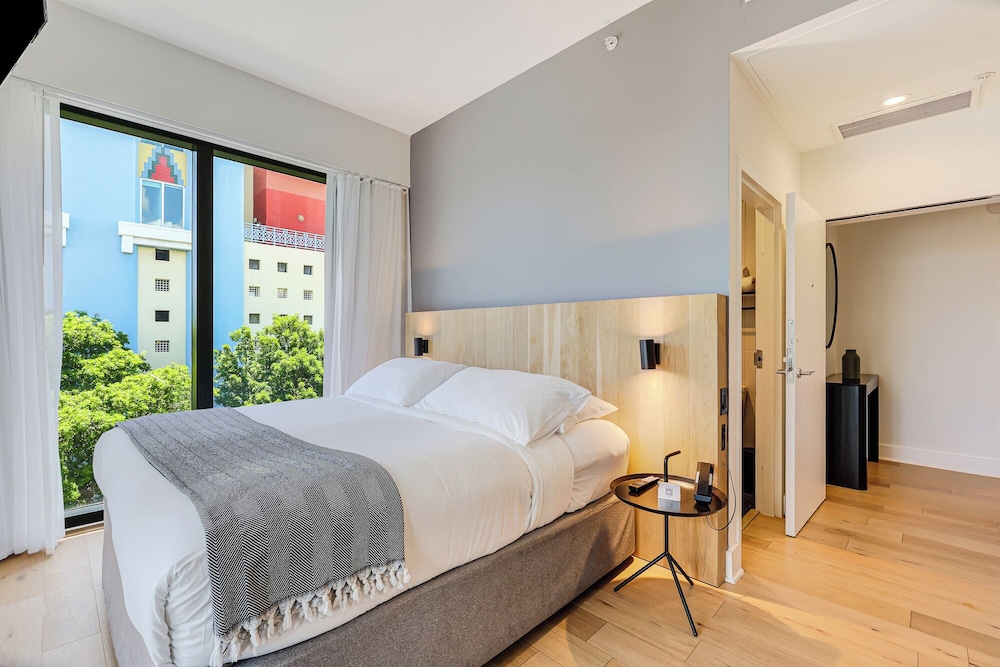 Room, Balcony, Corner