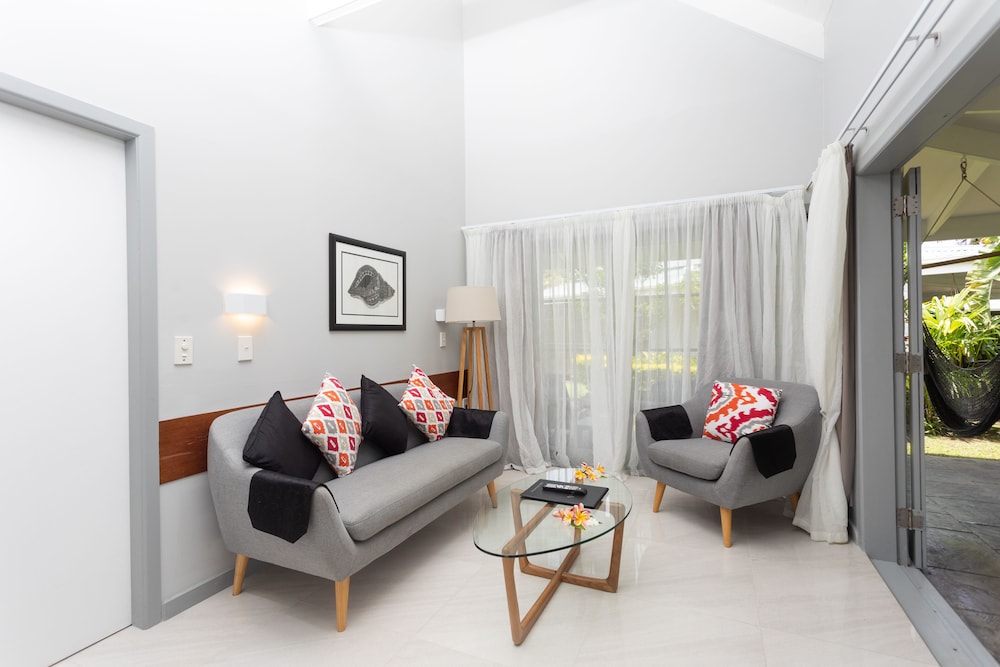 Villa, 1 King Bed, Garden Area