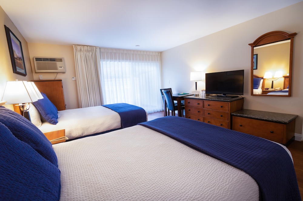 Signature Room, 2 Queen Beds, Upstairs Balcony photo 1