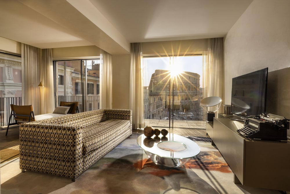Presidential Suite (Colosseum View)