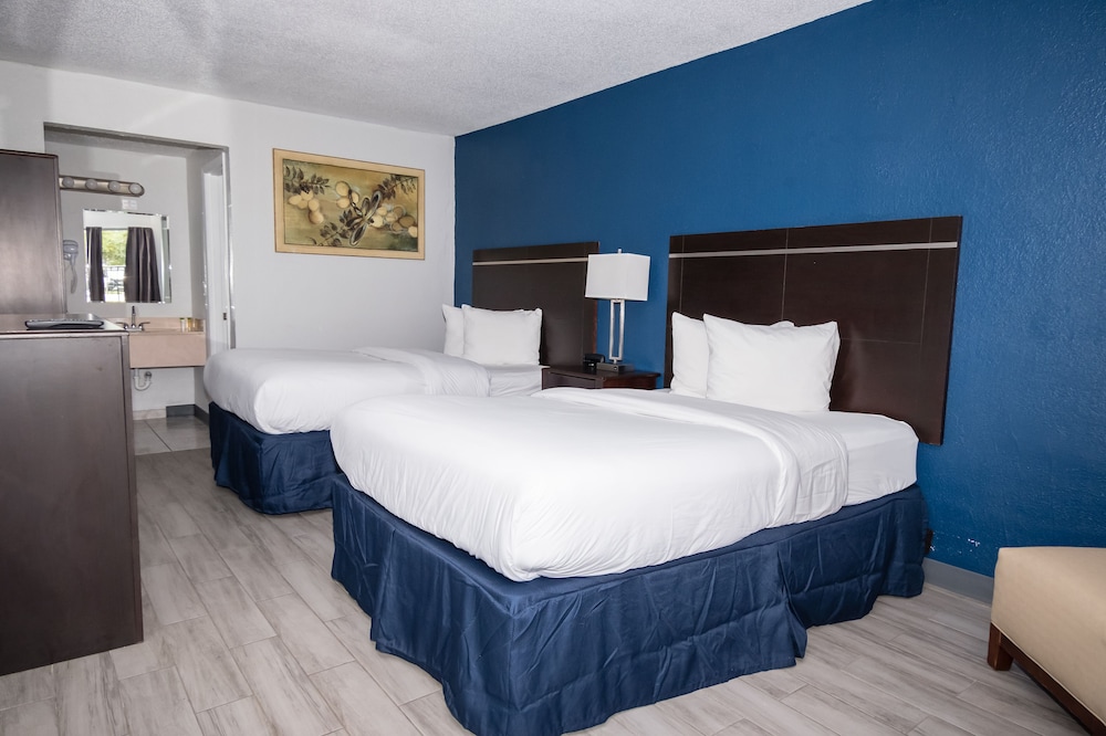 Room, 2 Double Beds, Accessible, Non Smoking (Mobility, Tub W/Grab Bars) photo 2