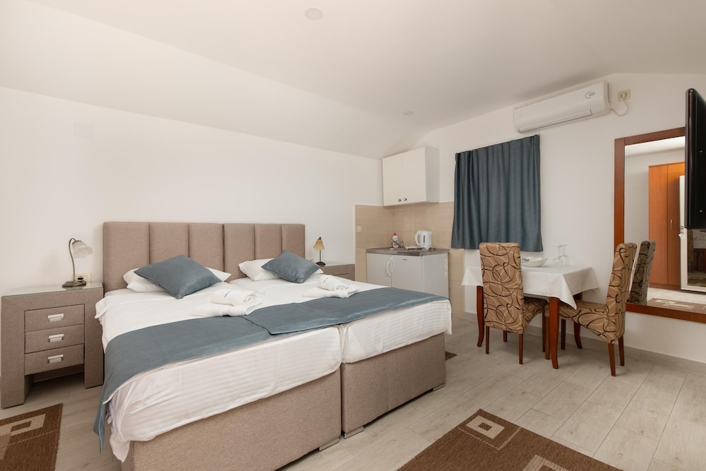 Studio Suite, Terrace photo 3