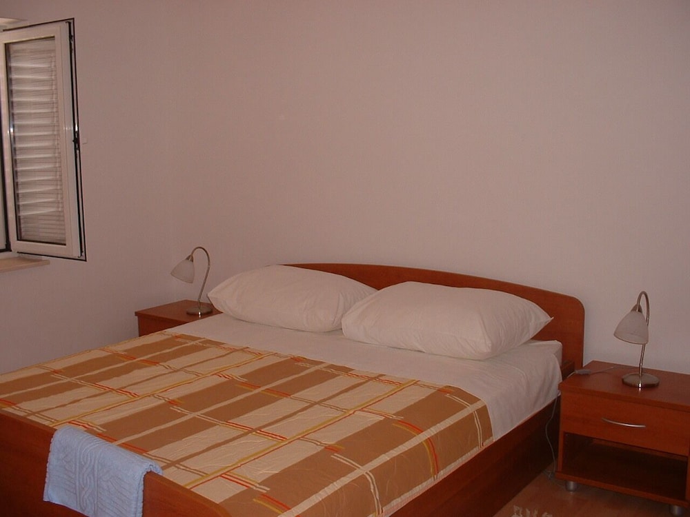 Apartment (Jadro - 20 m from sea - A4(2))