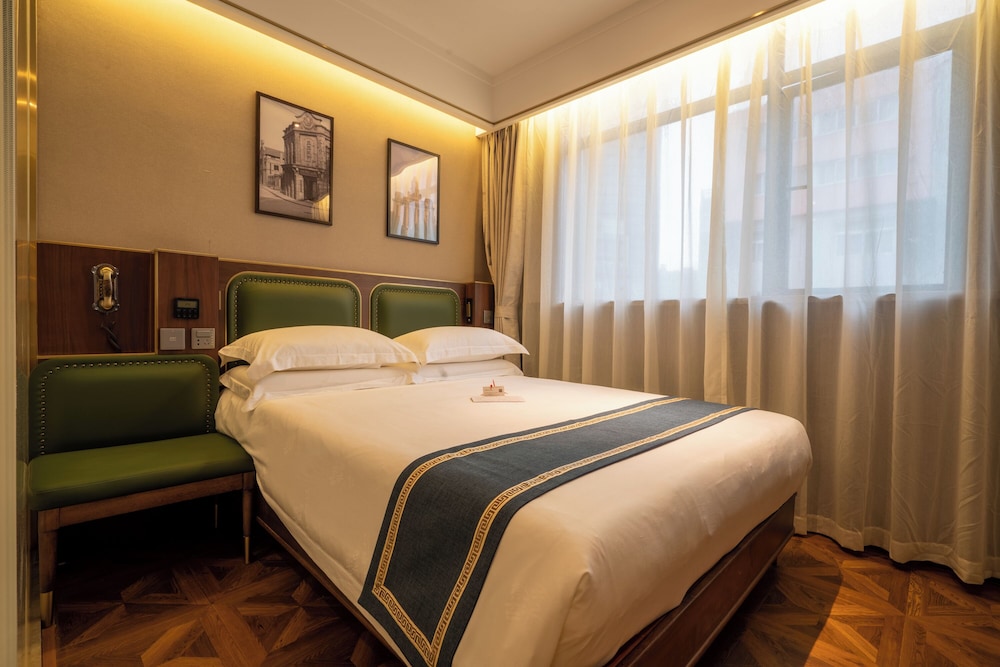Classic Double Room