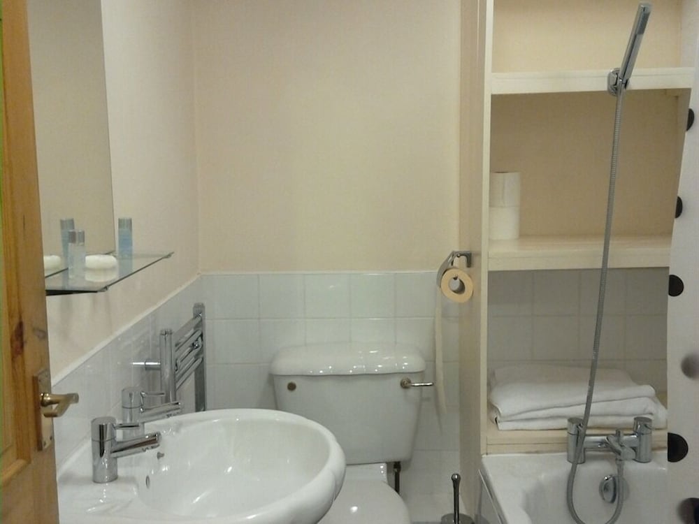 Apartment, Private Bathroom (The Hayloft Apt ) photo 2
