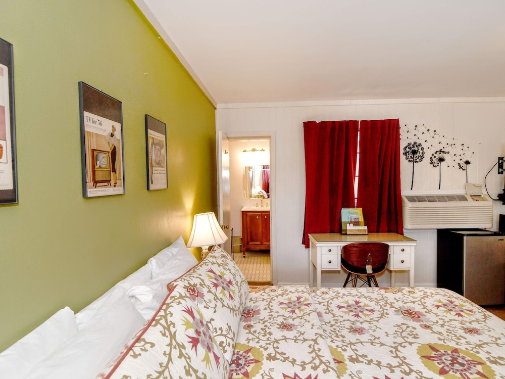 Superior Quadruple Room, Ensuite (King Semi-Suite) photo 2