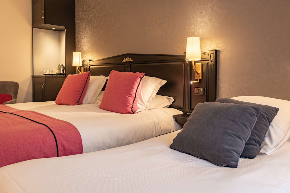 Deluxe Room, Multiple Beds, Non Smoking (Larger Room) - Photo 1