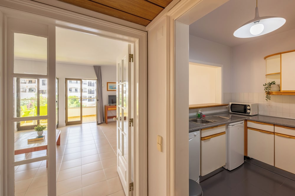 Family Apartment, 2 Bedrooms - Photo 3