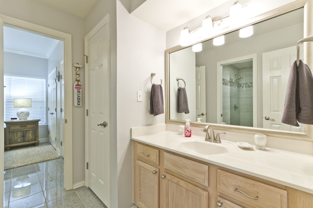Condo, 1 Bedroom, Kitchen photo 2