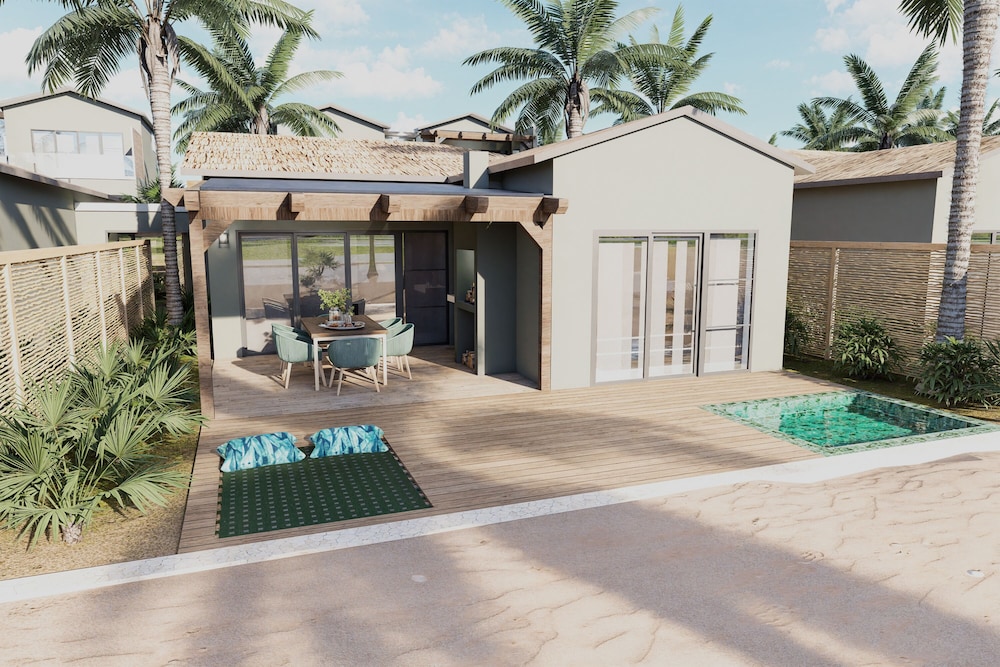 Luxury Three Bedroom Beach Front Villa with Pool