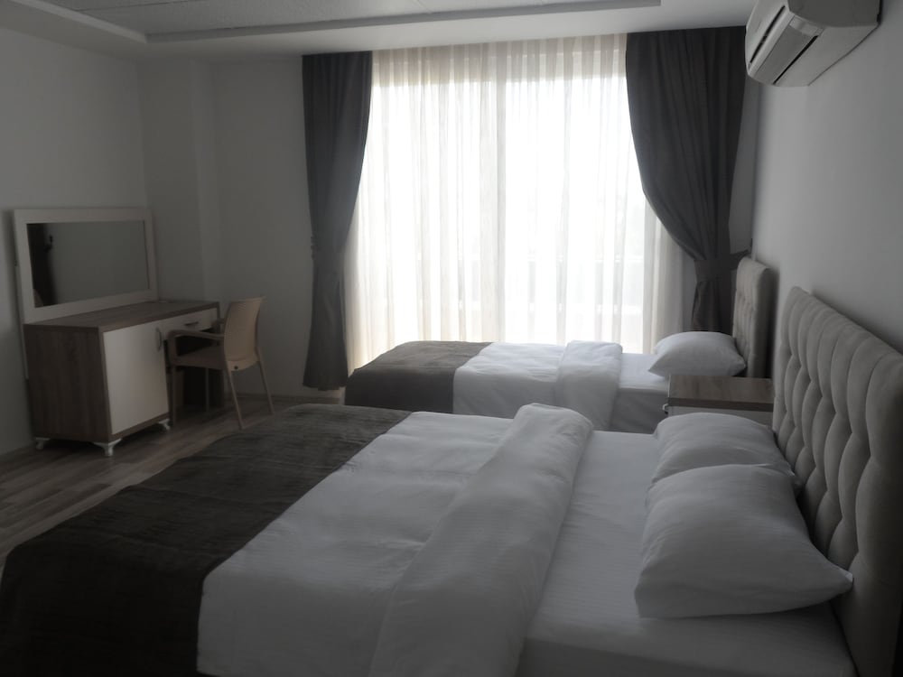 Standard Triple Room, 1 Bedroom photo 3