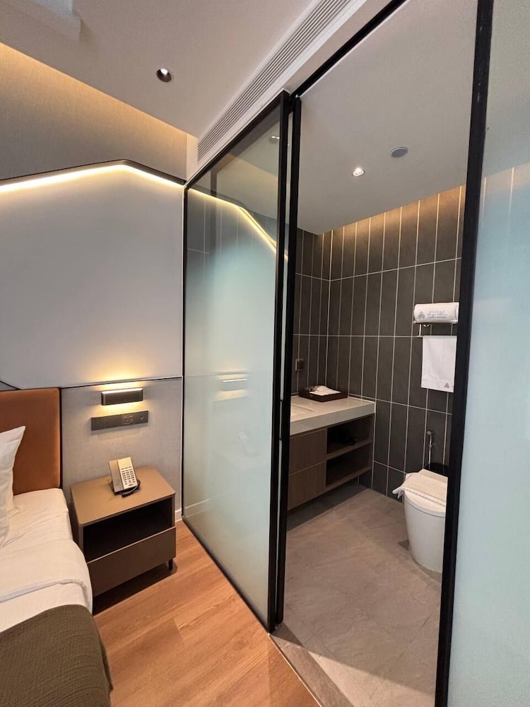 Superior Twin Room, City View