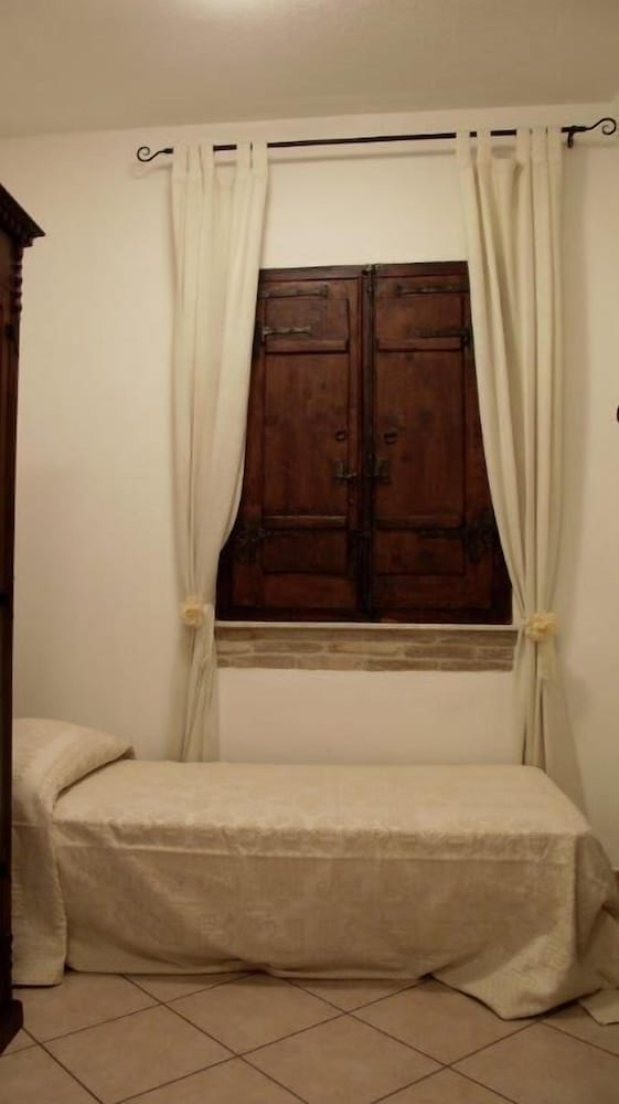 Double or Twin Room (Private External Bathroom)
