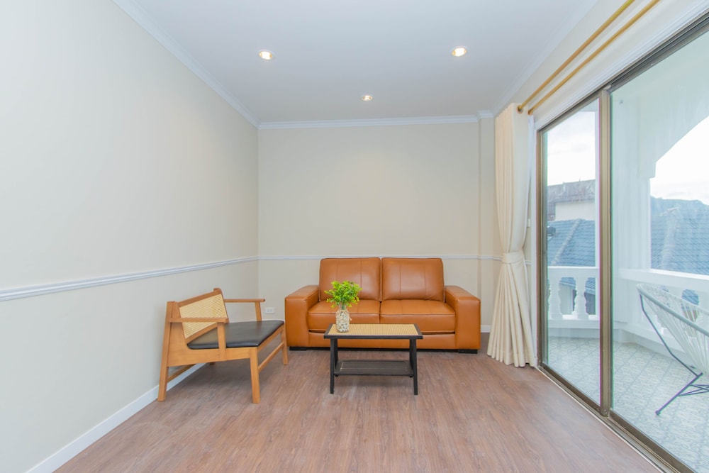 Royal Suite - Photo 17