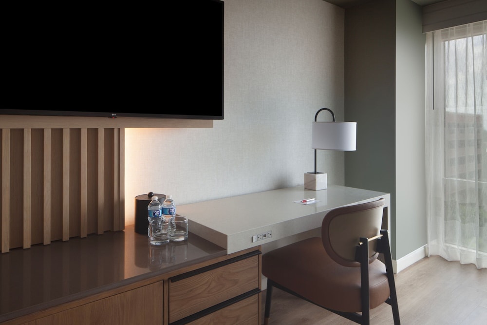 Room, 2 Queen Beds (Pure) - Photo 3