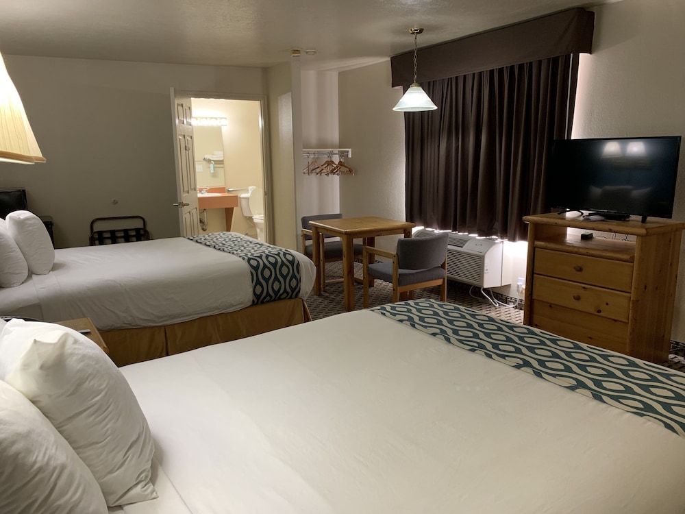 Room, 2 Queen Beds, Accessible, Non Smoking photo 2
