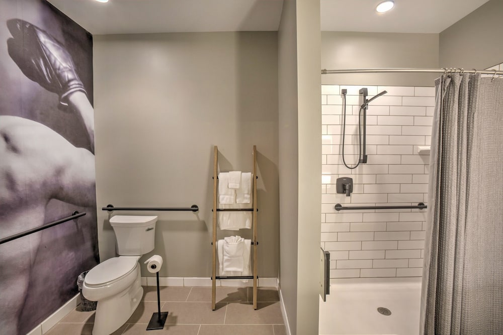 Standard Suite, 1 Bedroom, Accessible - Photo 3