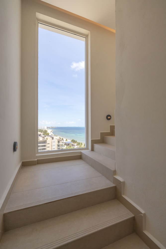 Luxury Sky Chairman Suite Two Bedroom Ocean Front Diamond Club - Photo 17