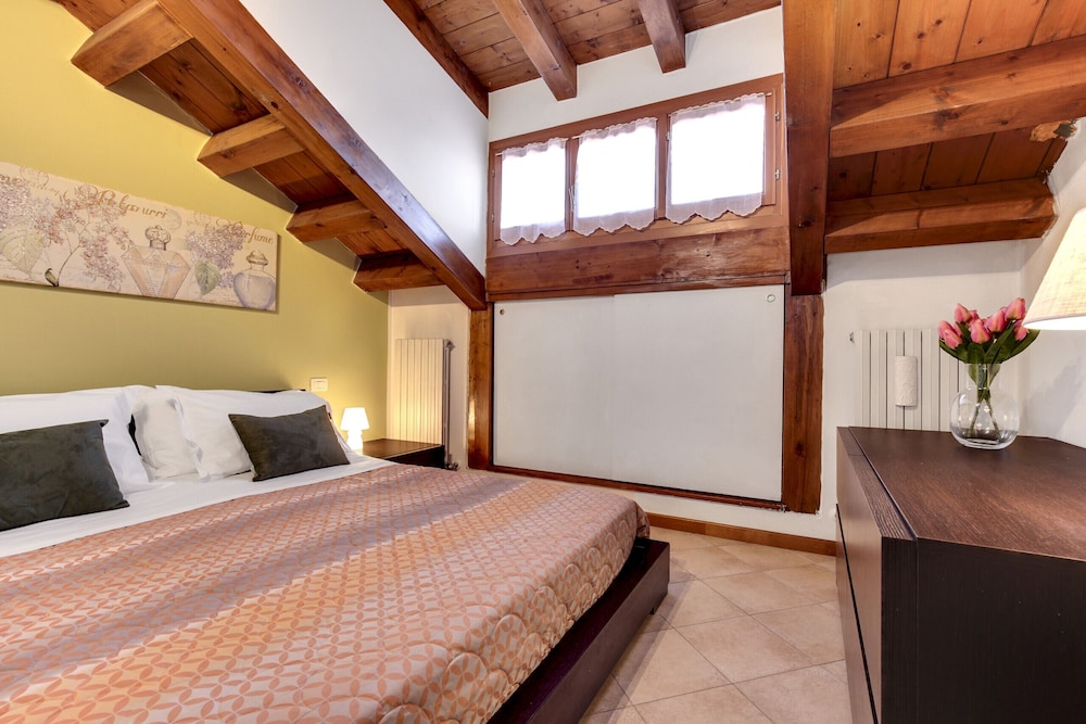 Apartment, 2 Bedrooms, Venetian Style 5 photo 1