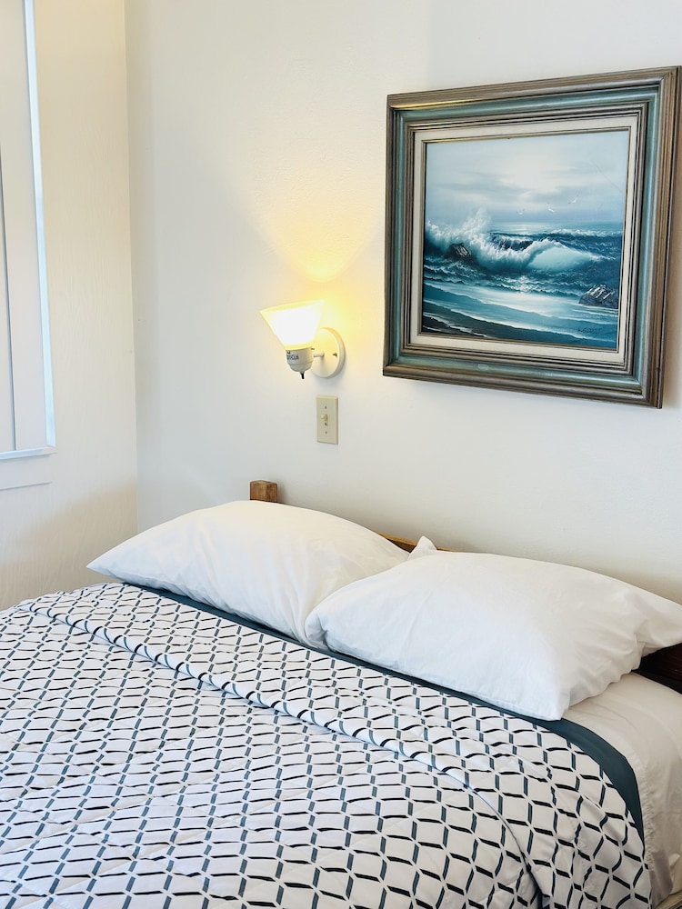 Standard Room, 2 Queen Beds photo 3