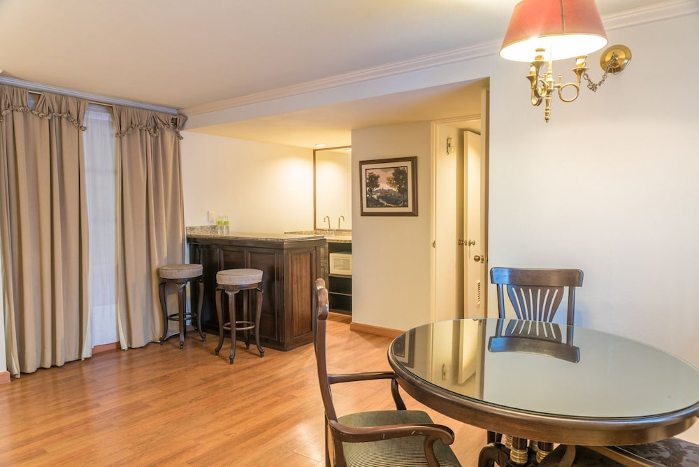 Premium Studio Suite photo 2
