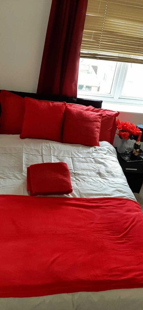 Room (Red Room) photo 1