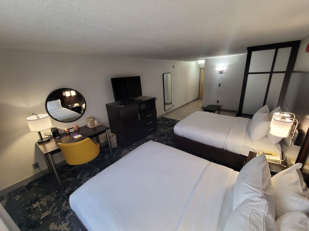 Suite, 2 Queen Beds, Non Smoking photo 3